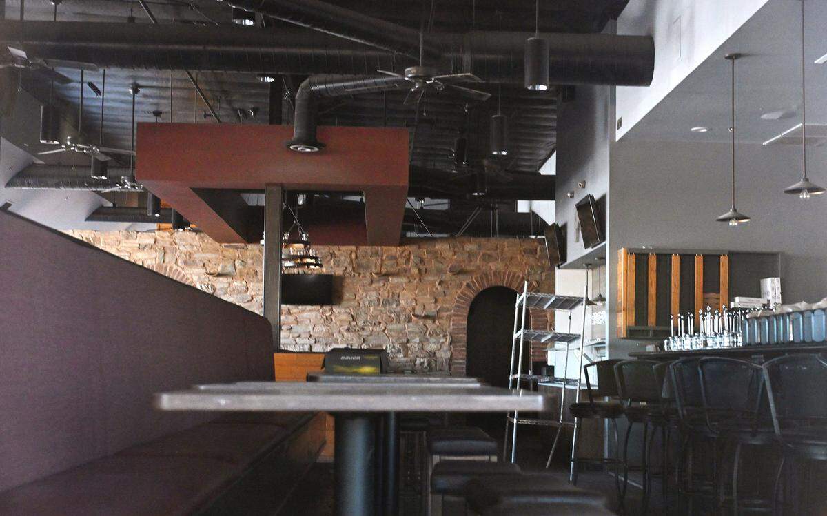 Popolo's Pizza at Palm and Nees avenues is empty, having closed with plans to relocate. Photographed Thursday, July 31 2025 in Fresno.