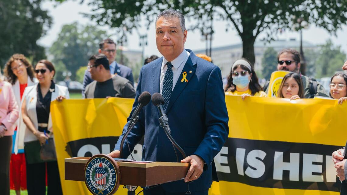 Beneficiarios de DACA, legisladores y defensores piden protección permanente para los Dreamers