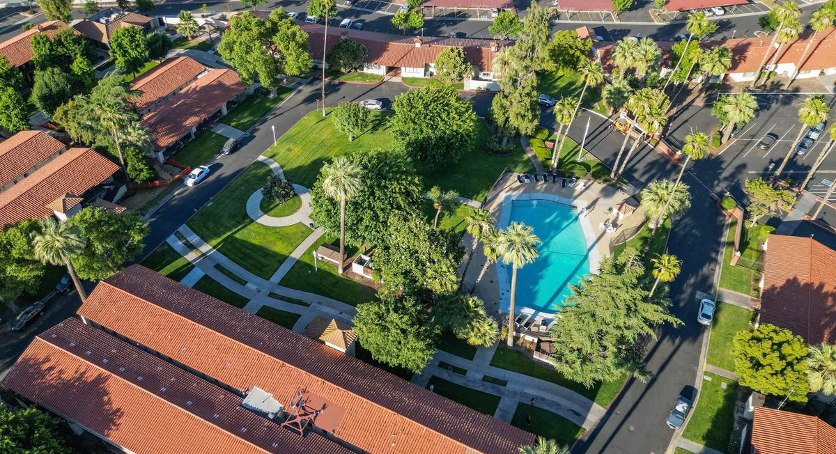 The sprawling former Hacienda motel at Highway 99 and Clinton Avenues in Fresno is now Fresno Home Bridge and Triage, serving local homeless. It once was a popular Highway 99 stop-off for travelers going between northern and southern California and the site of many famous entertainment acts.