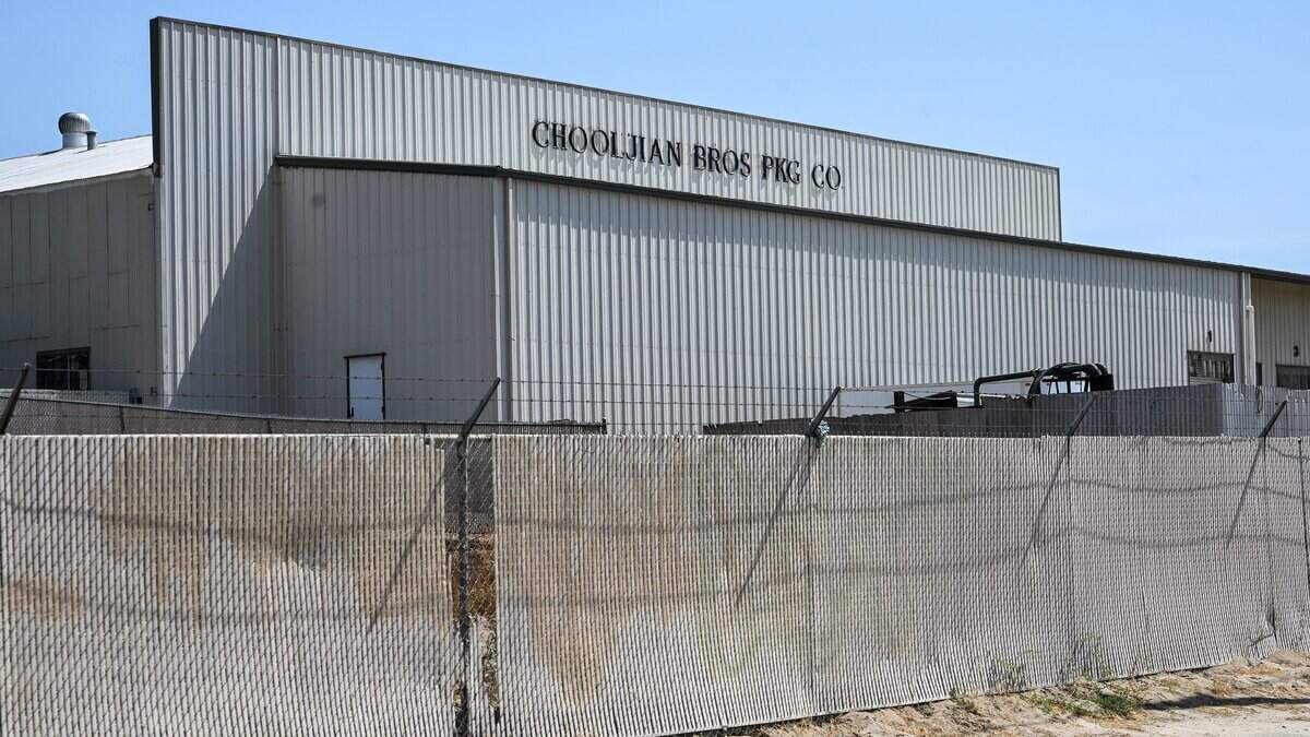 The exterior of a building at Chooljian Brothers Packaging Company in Sanger photographed on Thursday, Sept. 4, 2025. Several Fresno County farmers are accusing the longtime raisin packer of ripping them off by hundreds of thousands of dollars for raisins they delivered and never got paid.