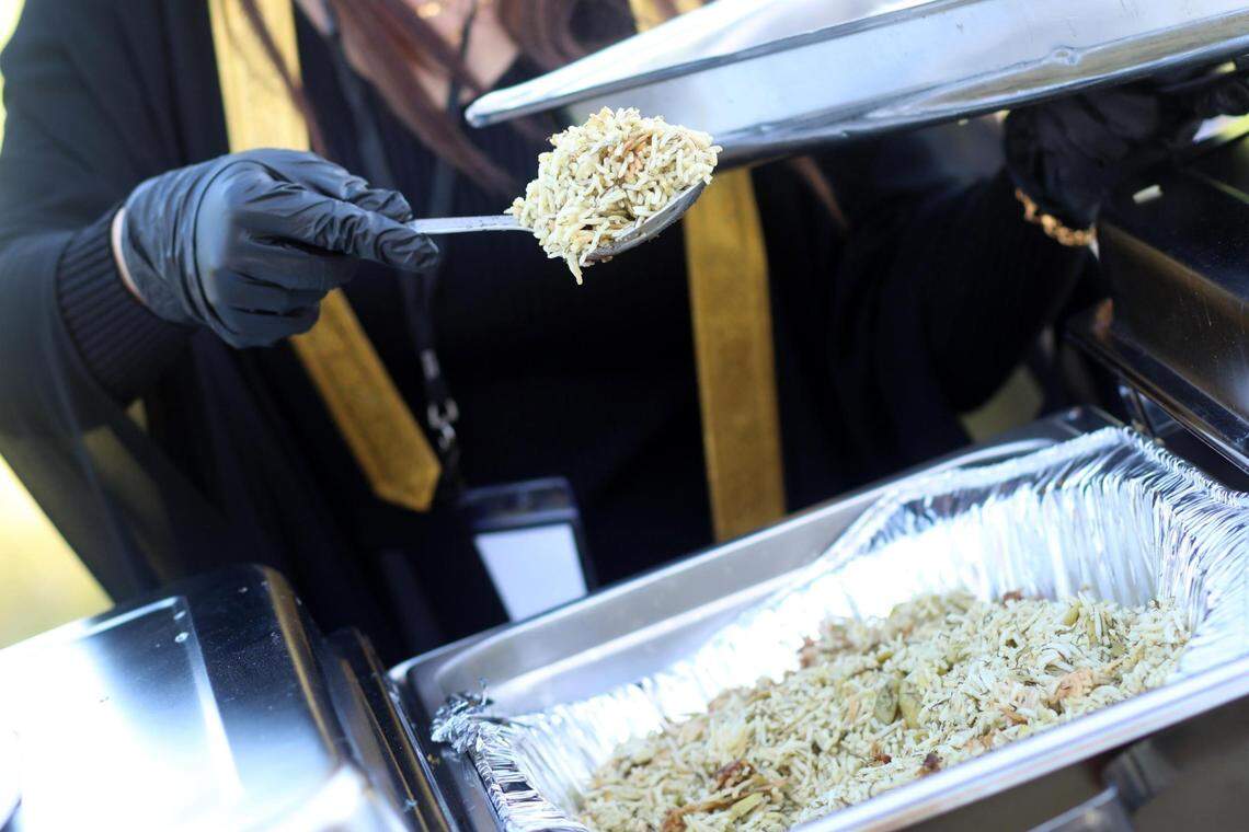 Dalya Hussein, iraquí, compartió su conocimiento culinario durante Cocina cultural: ‘el sabor del hogar: cada platillo cuenta una historia’ a finales del mes de abril en Madera.