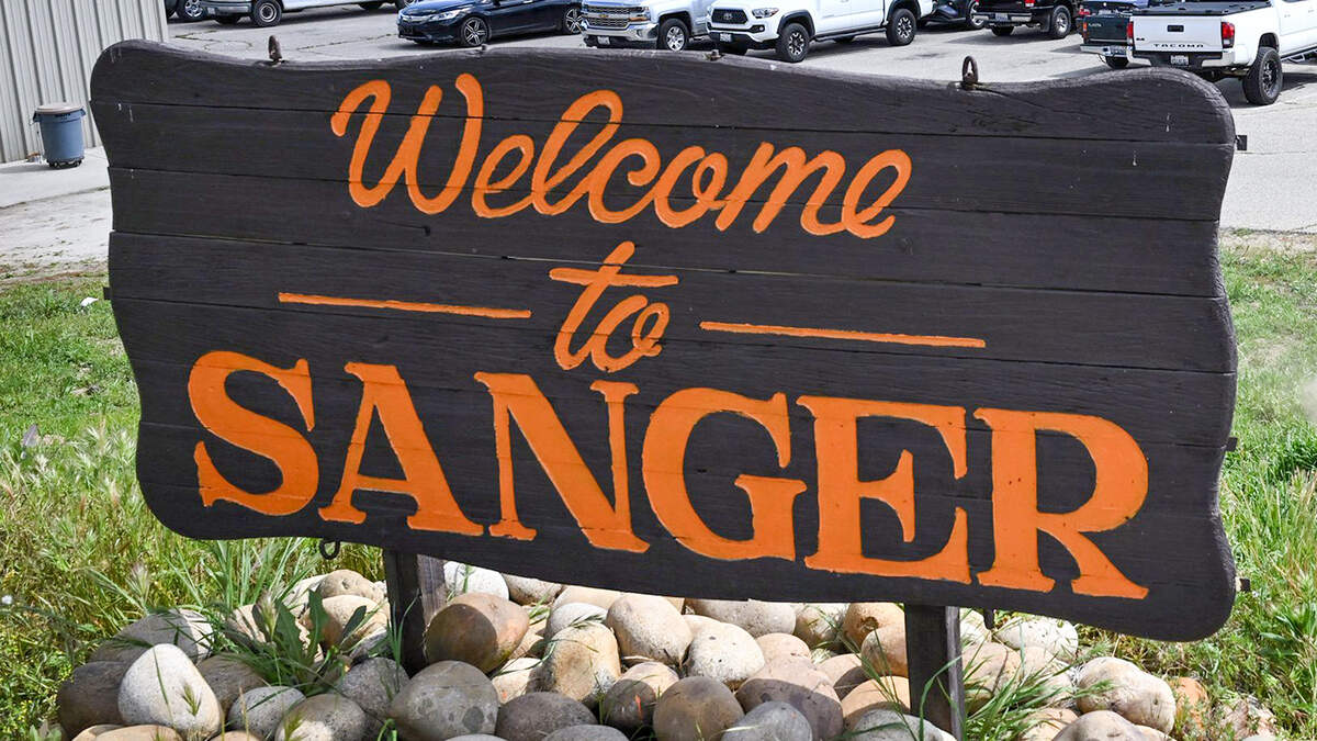 Police investigating stabbing near Sanger Walmart, suspect known by victim