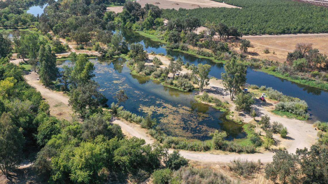 Fort Washington Beach park lies along the San Joaquin River on the northern outskirts of Fresno, California. It surrounds a pond and has been used for day use, camping, picnicking and fishing since the 1970s.