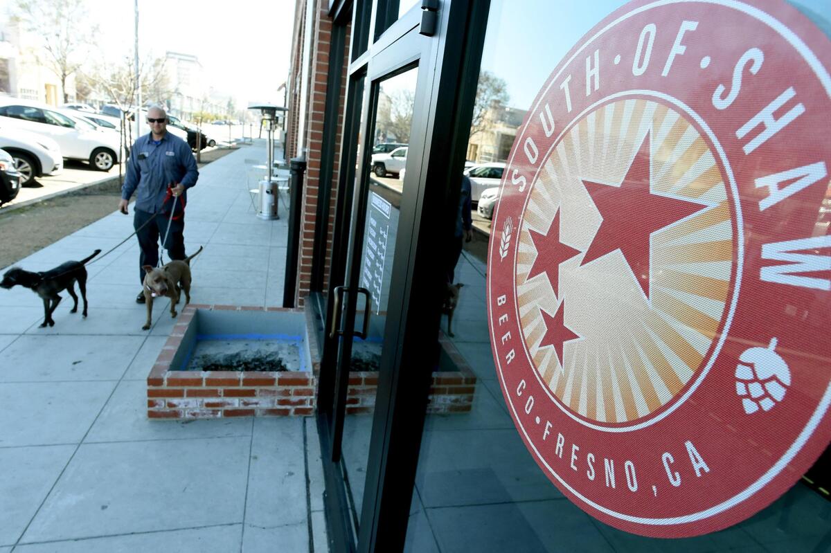 South of Shaw Brewing Company has opened in the renovated 1920’s industrial building where Peerless Pumps once operated, at Amador and Broadway streets.The name is a throwback to a time when Fresno’s downtown thrived a hundred years ago, and in recognition to its comeback through revitalization, according to co-owner Douglas Dart.