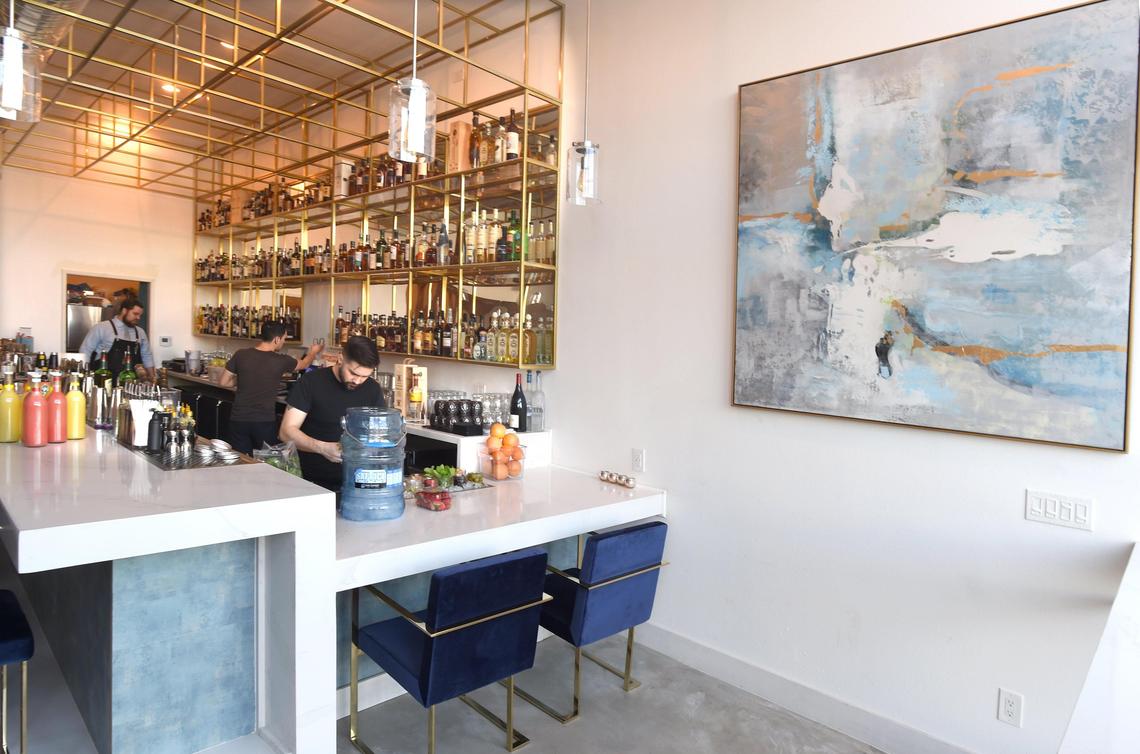 Modernist cocktail bar serves low and no-alcohol drinks.