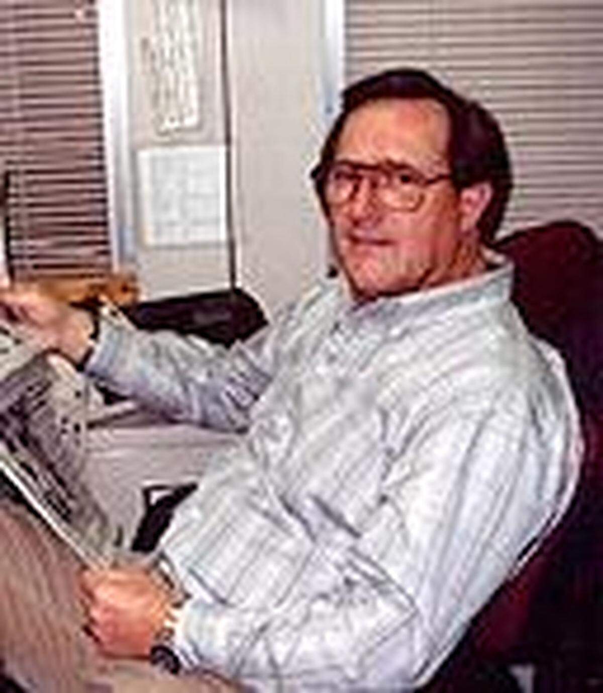 Longtime radio announcer Bill Woodward, who called Fresno State games for 37 years, died late last month at 81 years old.