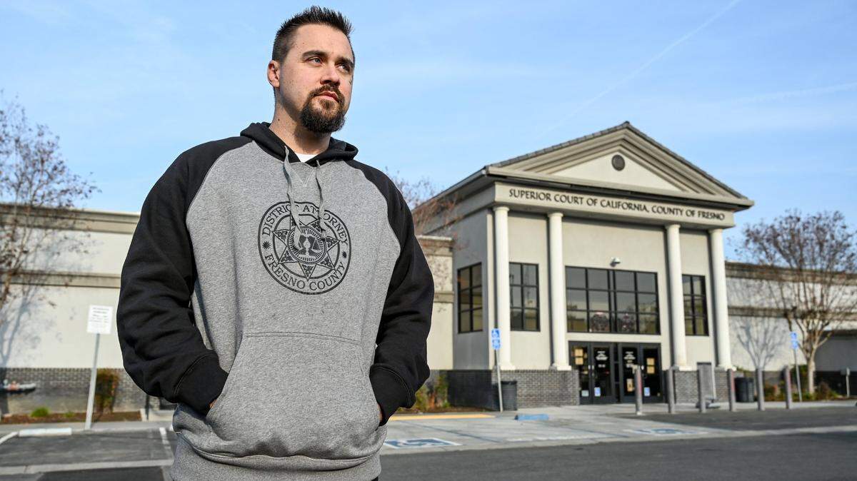 Nick Ramey, a mentor in Fresno County’s Veterans Treatment Court, stands outside the Fresno County Superior Court’s M Street Courthouse before advising a vet going through the system on Thursday, Dec. 15, 2022.
