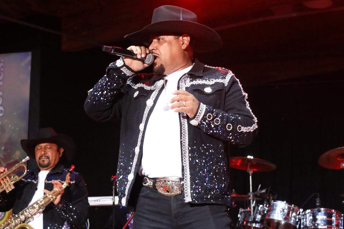 Banda Vallarta Show se presentó en el Paul Paul Theater durante el Festival de la Quebradita en los terrenos de la Gran Feria de Fresno el 8 de octubre del 2023.