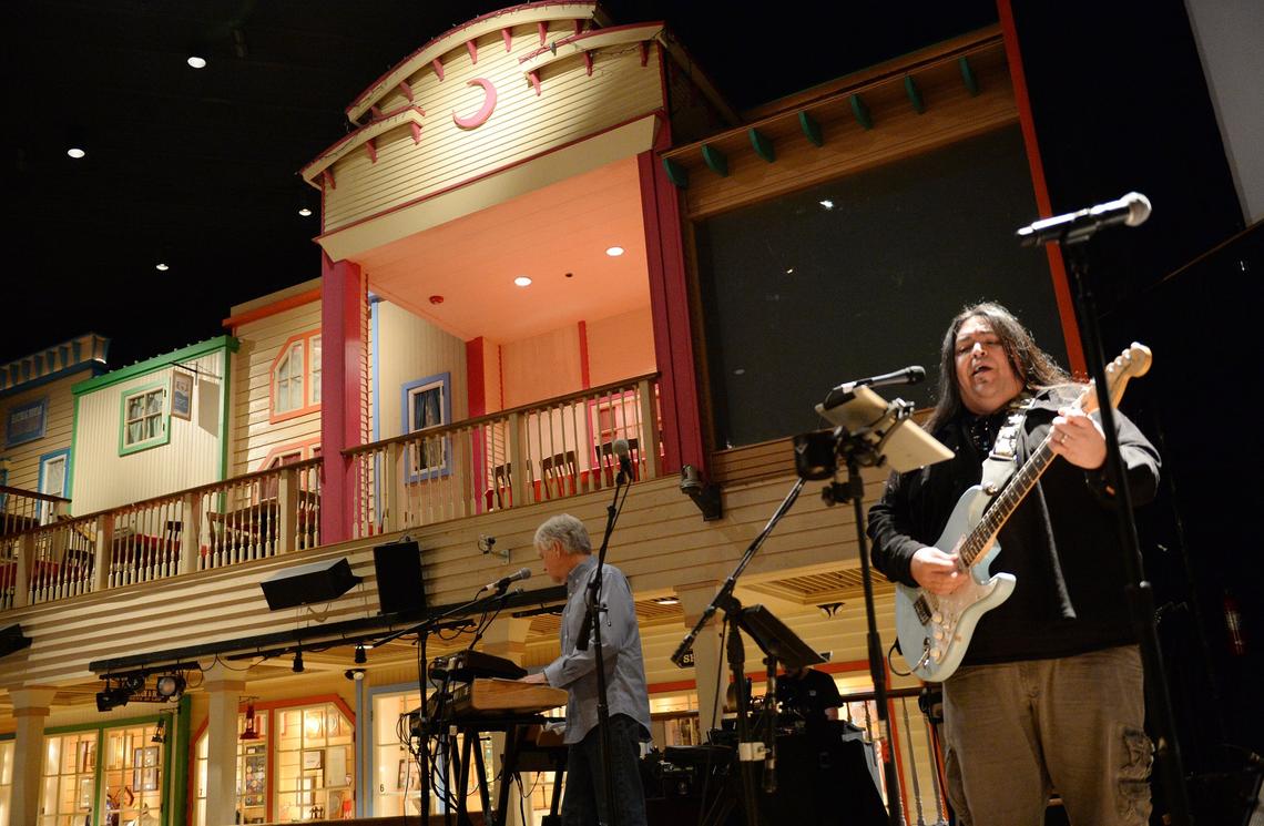 Rudy Parris, right, rehearses with keyboardist Jim Shaw and other members of the Buckaroos before his first show as featured artist at the Buck Owen’s Crystal Palace in Bakersfield on Friday, March 1, 2019