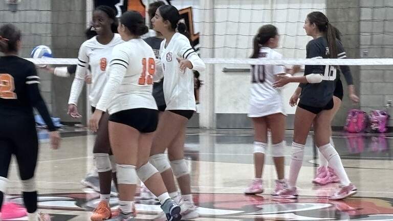Buchanan, Clovis North lead TRAC girls volleyball standings after league realignment