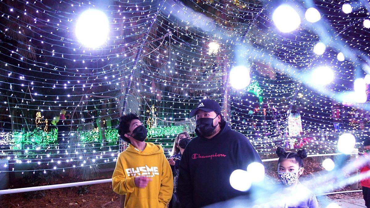 The Fresno Chaffee Zoo welcomed the Christmas season with its first ZooLights event Friday, Nov. 27, 2020. The annual event transforms the zoo into a winterland with light displays through December 28, 2020.