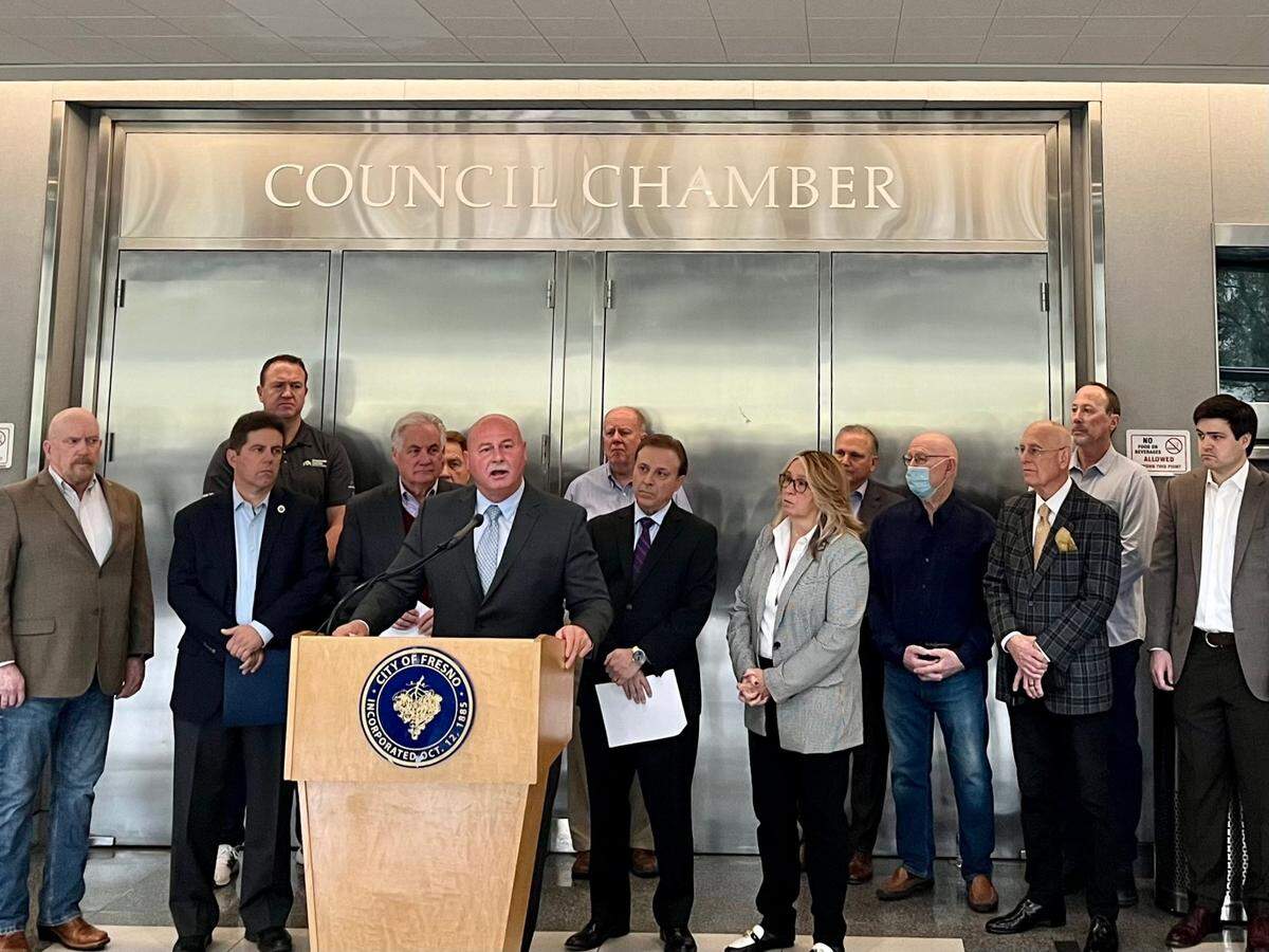 Fresno Mayor Jerry Dyer announced that he wants to hire a consultant to conduct a feasibility study to see if the city can become its own utility district. Area leaders stood together in voicing their frustration with Pacific Gas & Electric’s service to the region.