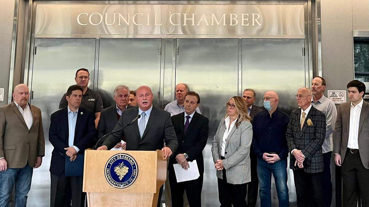 Fresno Mayor Jerry Dyer announced that he wants to hire a consultant to conduct a feasibility study to see if the city can become its own utility district. Area leaders stood together in voicing their frustration with Pacific Gas & Electric’s service to the region.