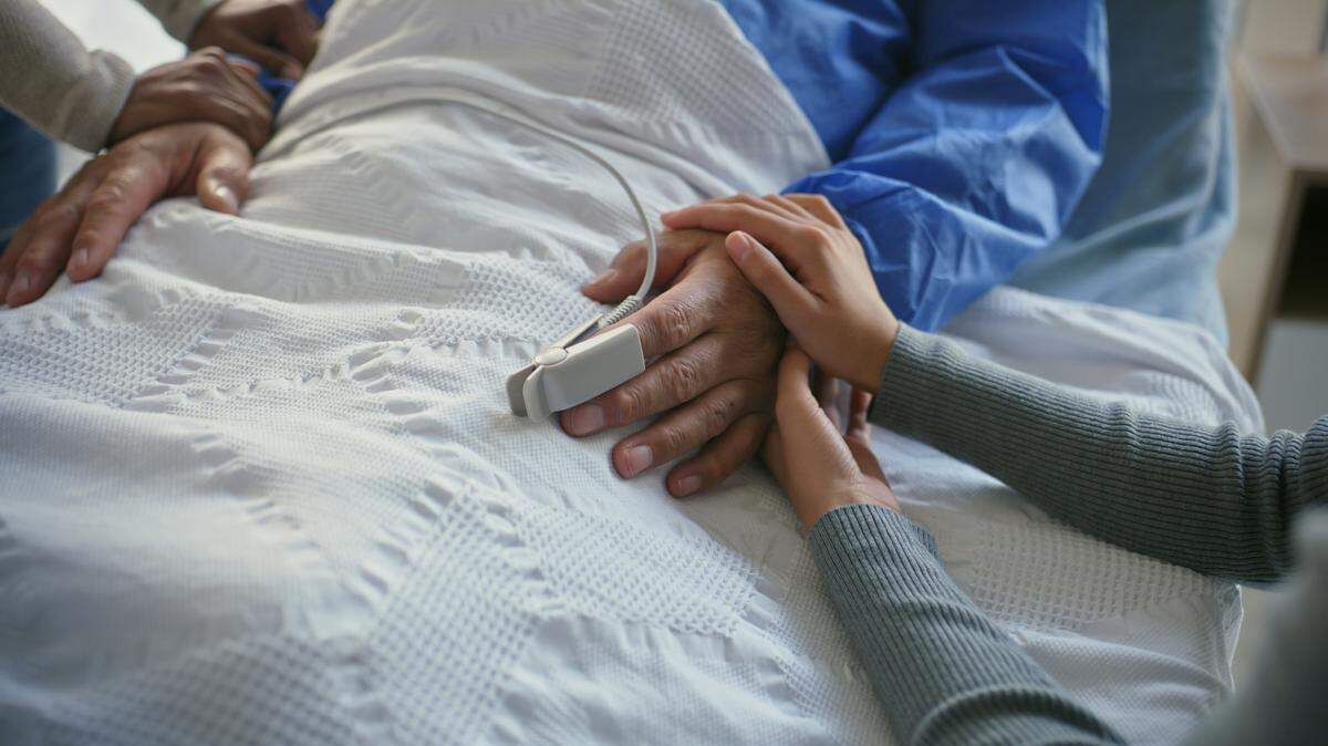 California faces a hospice fraud crisis draining taxpayer funds and endangering seniors as licensing fixes remain delayed amid political blame.