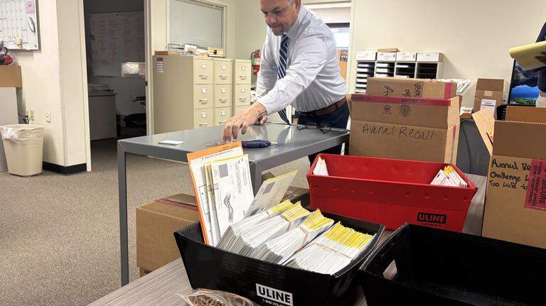 Avenal voters recall four city councilmembers amid legal challenges