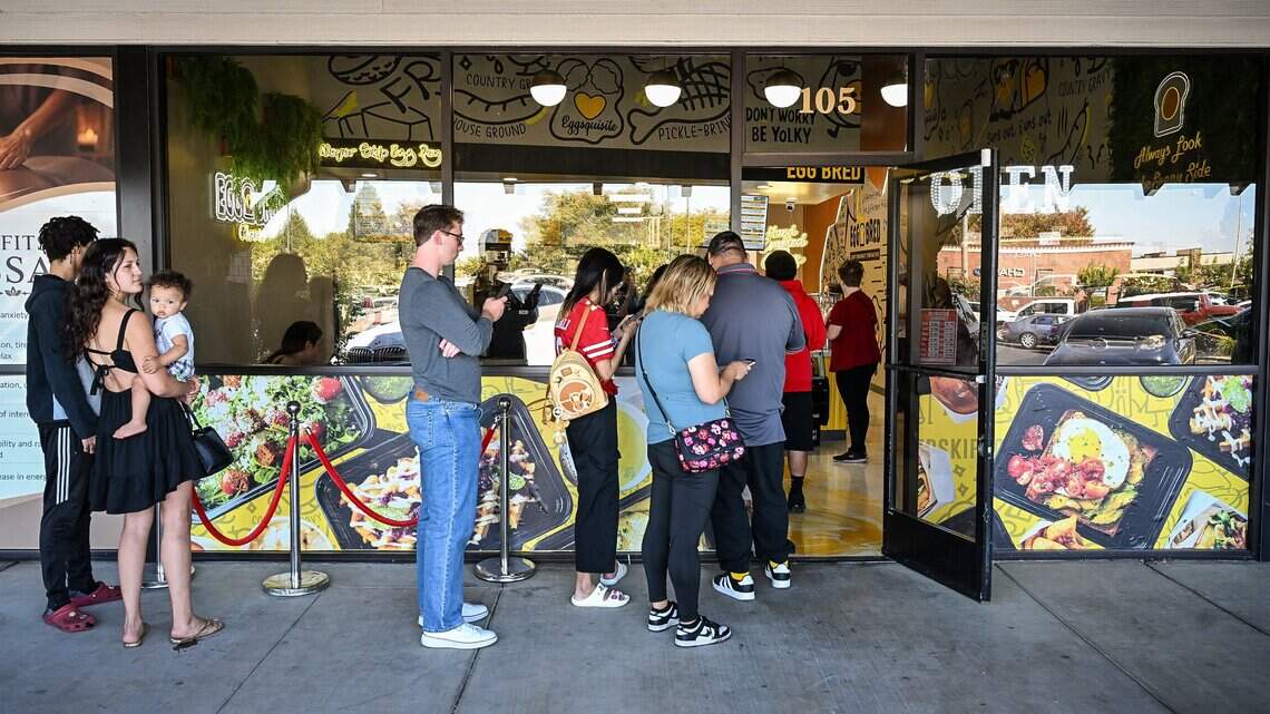 A warm welcome to new egg-themed Clovis breakfast spot brings lines out the door