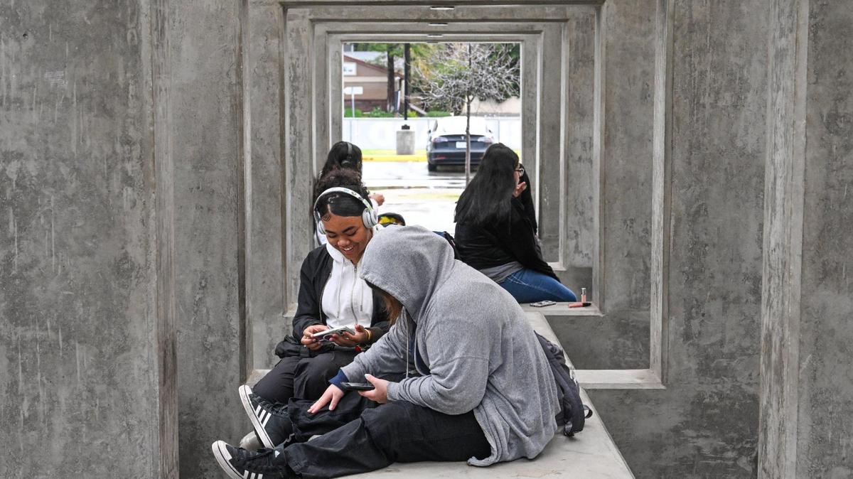 The use of smartphones and other electronic devices are used regularly by students.