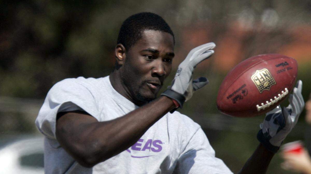 Former Fresno State and NFL player Paul Williams will coach wide receivers at Fresno City College.