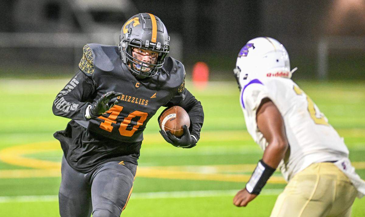 Central West’s Juaquin Castro, left, looks to blast through a Elite-Vallejo defender during their game at Koligian Stadium on Thursday, Aug. 21, 2025.
