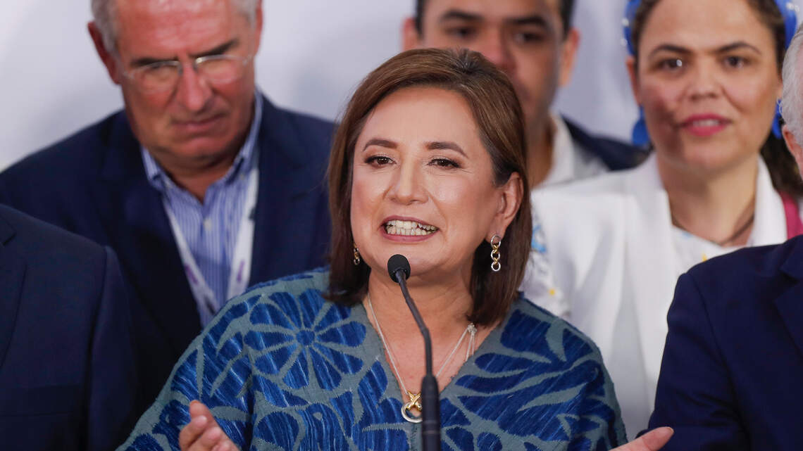 Candidata Gálvez se compromete a “ayudar y proteger” a mujeres en barrio popular de México