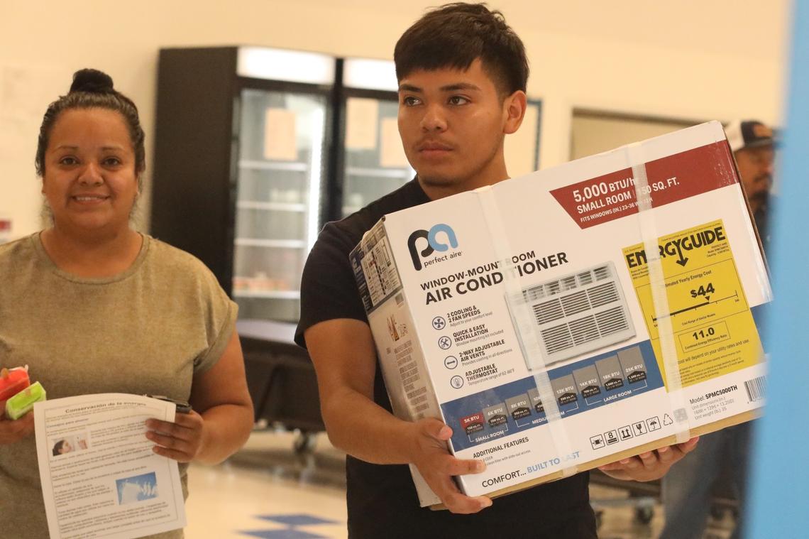 Residents of Five Points in West Fresno County attended a Centro La Familia Advocacy Service air conditioning distribution event at Westside Elementary School on July 14, 2025. Centro La Familia is part of the Darden Community Benefits Plan that would benefit the communities closest to the Darden Project including in Five Points and Cantua Creek.