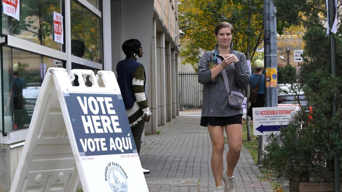 Más de 64 millones de personas ya han votado por adelantado en EE.UU.
