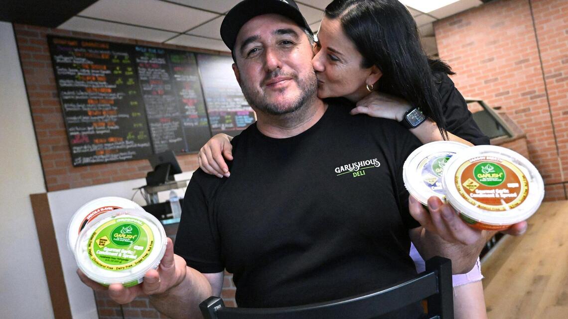 Nueva sandwichería abre en el centro. Esta pareja se mudó a Fresno para hacerlo