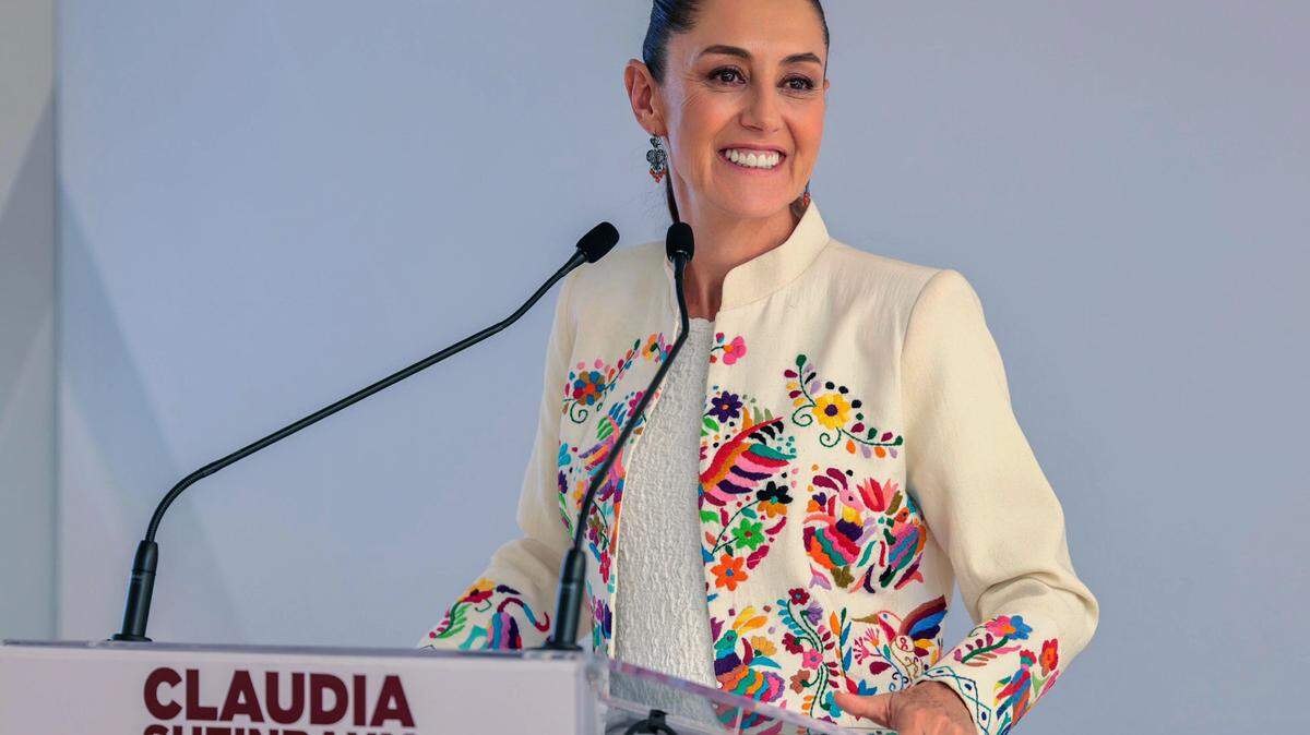 Photograph provided on July 3 by the Claudia Sheinbaum Campaign House, of the elected president of México, Claudia Sheinbaum during a press conference in México City. / Fotografía cedida el 3 de julio por la Casa de Campaña de Claudia Sheinbaum, de la presidenta electa de México, Claudia Sheinbaum durante una conferencia de prensa en la Ciudad de México.