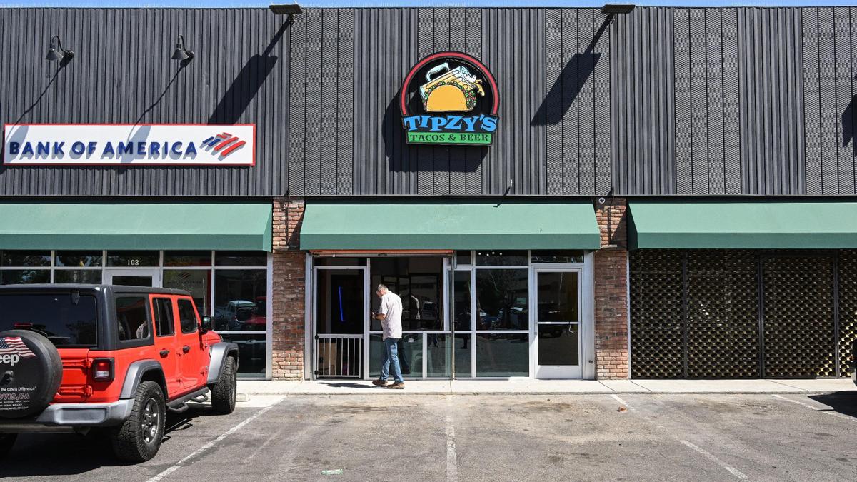 Tipzy’s Tacos & Beer will soon open in the Tower District at a location near The Howlin Wolf, Deli-Delicious and Bank of America.