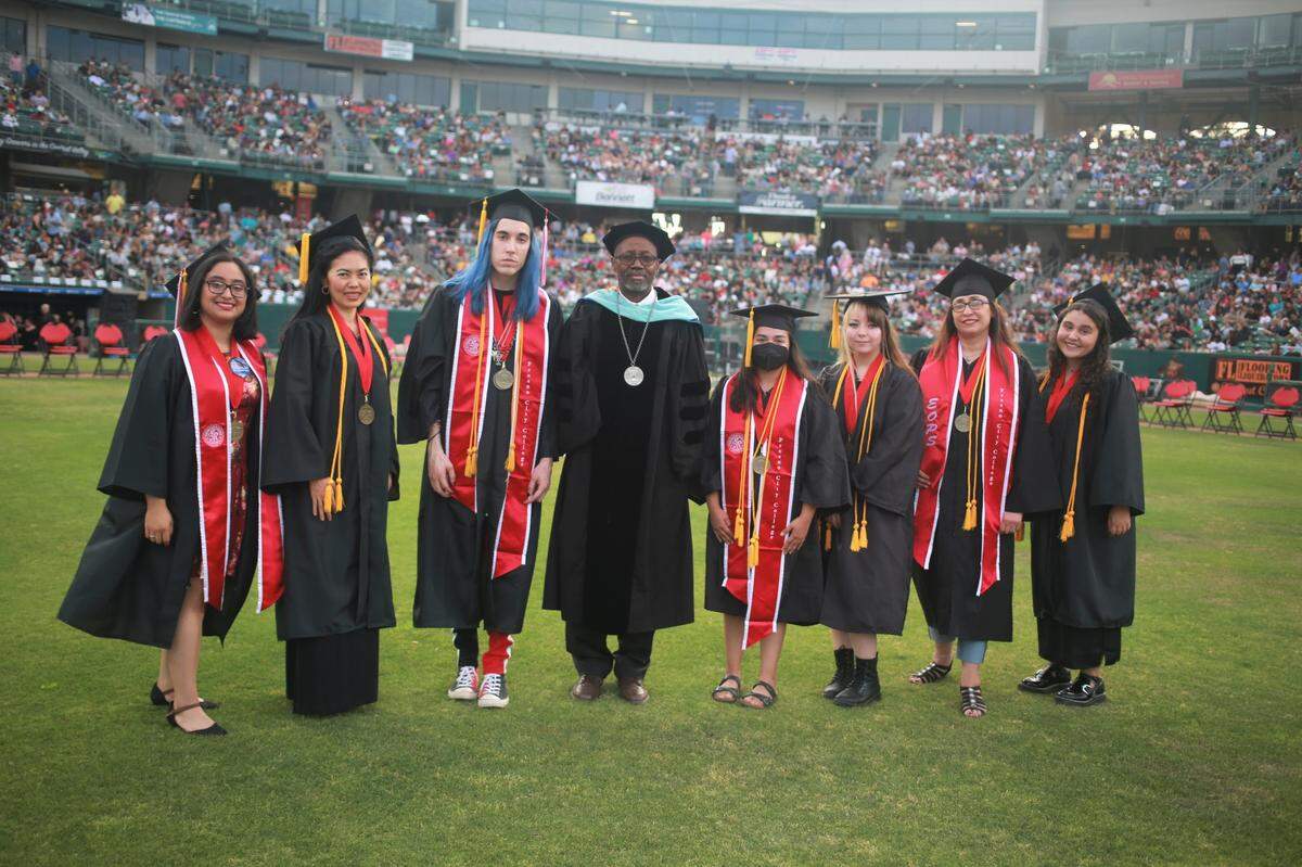 Dr. Marlon Hall, Fresno City College interim college president with this year’s Dean’s Medallion recipients. 