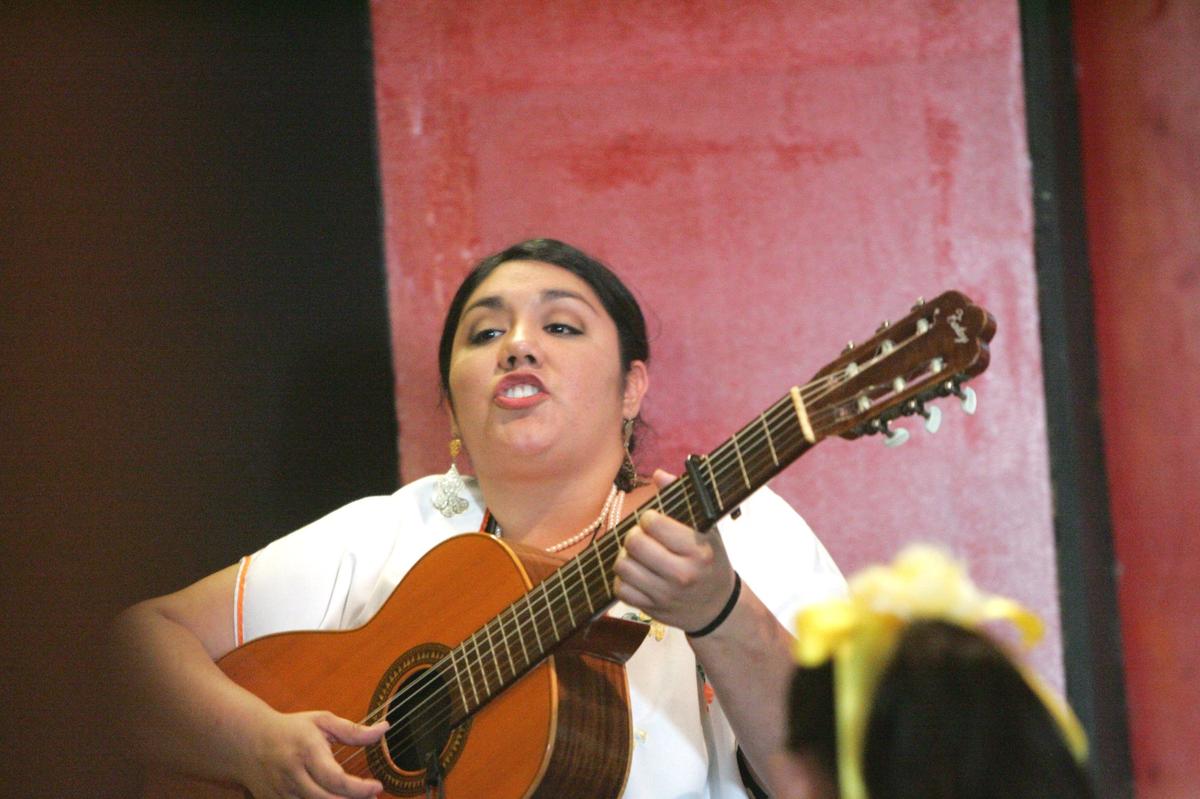 YELLOW ROSE PLAY JE VDA 03/04/07 FRESNO UNITARIAN UNIVERSALIST CHURCH - Scenes from the play ‘A Yellow Rose from Texas: Emma Tenayuca’ which was presented by Teatro Inmigrante/Immigrant Theater at the Unitarian Universalist Church. The play focuses on labor organizer and civil rights leader Emma Tenayuca. Merlinda Espinoza