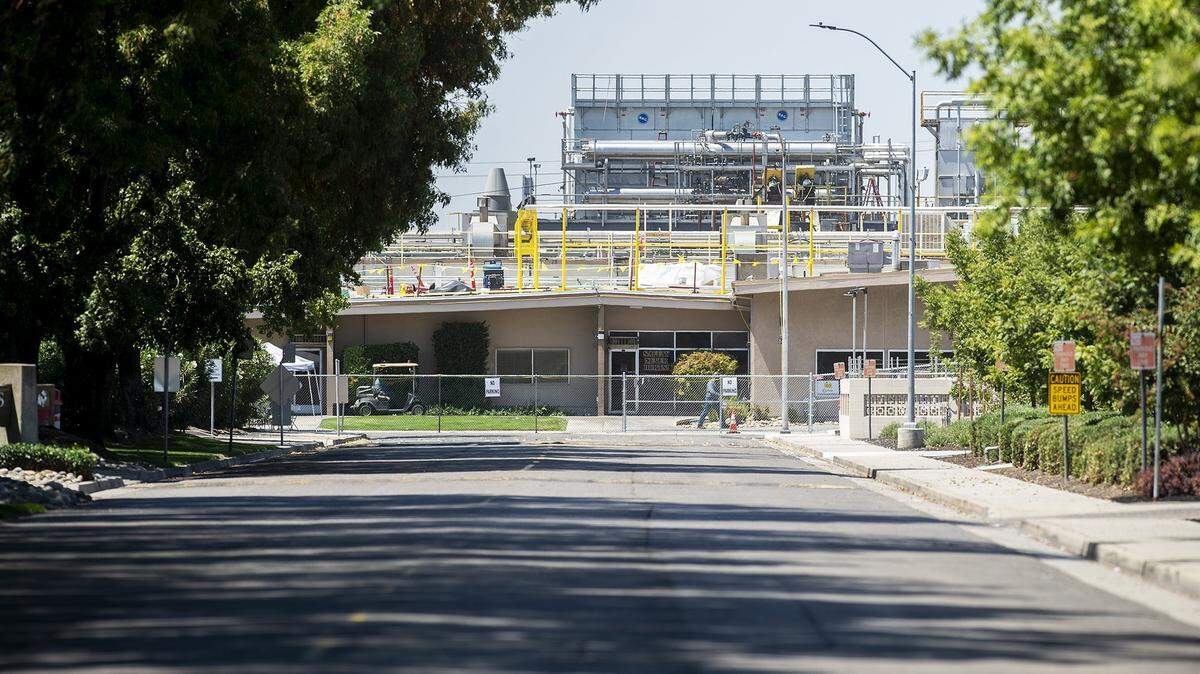 Foster Farms Inc., located at 1000 Davis Street in Livingston, Calif., on Sunday, Aug. 16, 2020.