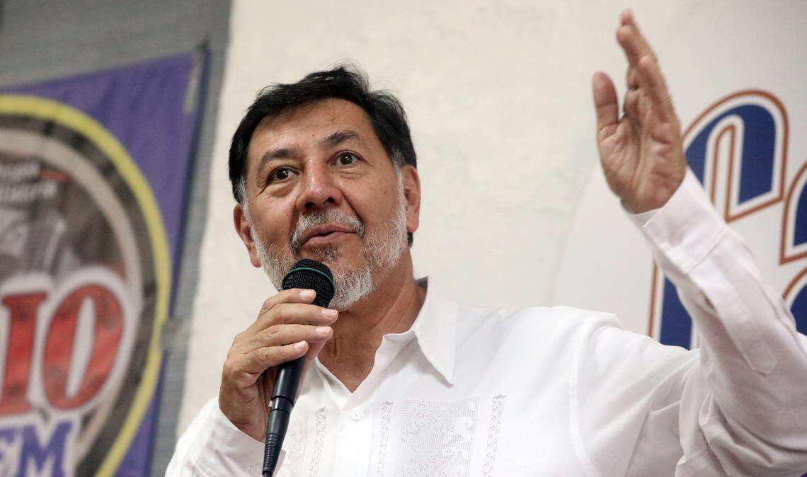 Gerardo Fernández Noroña, diputado federal por el Partido del Trabajo (PT), dijo que los residentes mexicanos en EE.UU. deberían lucar por el dinero sobre el que pagan impuestos y nunca recibir a cambio durante su visita en el Parque Calwa el 21 de mayo, 2023.