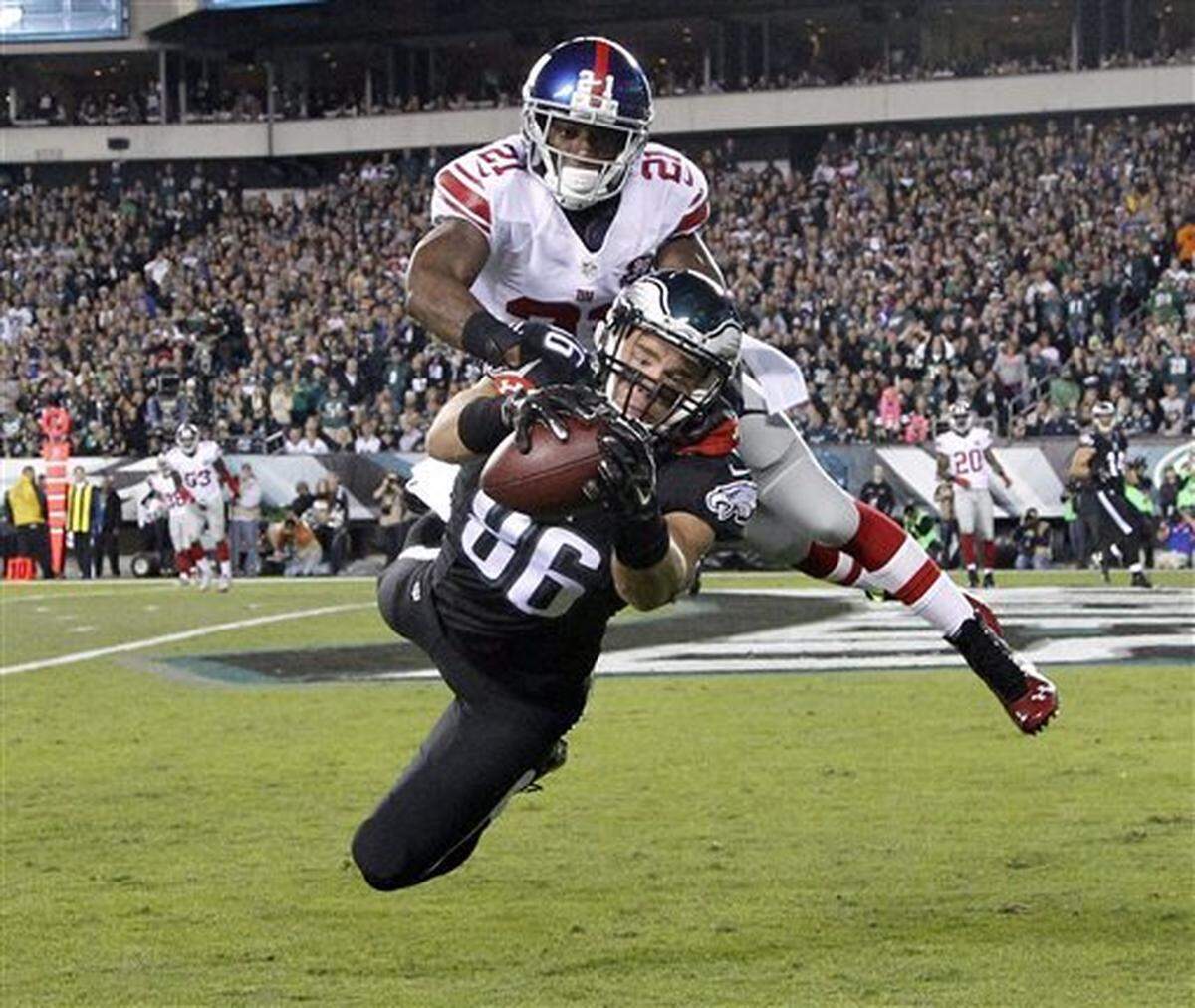 Philadelphia Eagles tight end Zach Ertz (86) has 15 receptions for 130 yards and one touchdown through three games. The 8.7 yards per reception of a full season would be a career low.
