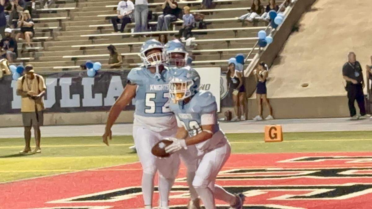 Gavin Kavookjian-Osburn scores for Bullard against Bakersfield on Friday, Sept. 12, 2025.