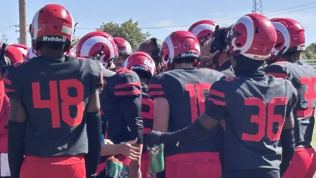 Fresno City rolls to 37-10 win as Geremy Mollett delivers 90-plus-yard pick-six
