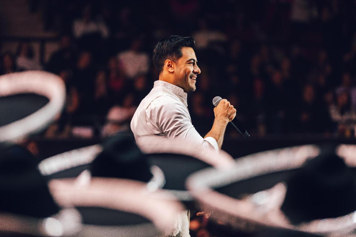 La gira recorrió ocho ciudades estadounidenses comenzando en El Paso, Texas, el 27 de febrero.