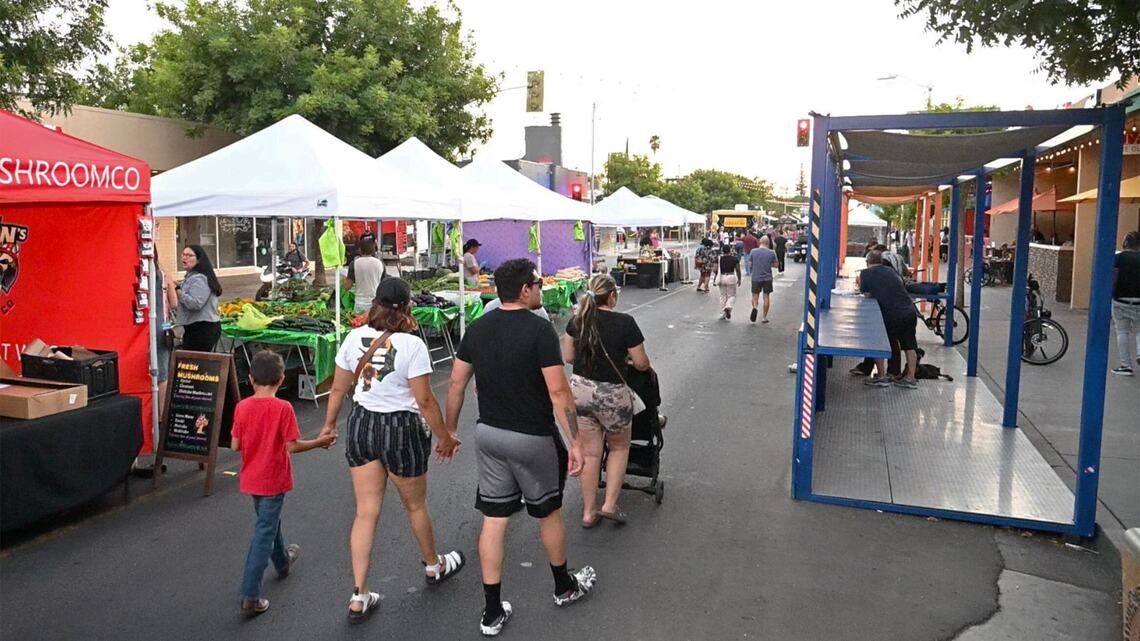 Tower District farmers market still closed in Fresno. Here’s the plan for it to return
