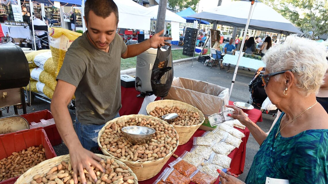 Apology follows River Park Asian vendor ban in Fresno. It’s not enough, some say