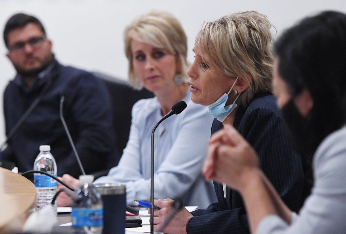 Clovis Unified Superintendent Eimear O’Brien, second from right, makes final remarks before the board voted on changing COVID protocols in a special governing board meeting Wednesday, Feb. 23, 2022 in Clovis.
