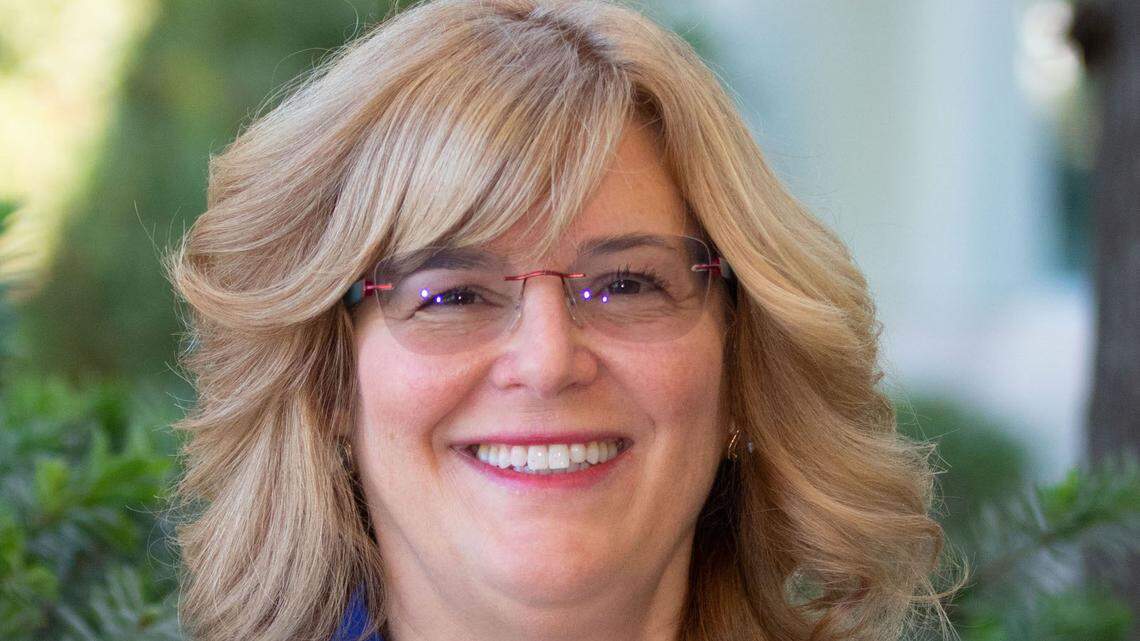 Lori Bennett will retire as Clovis Community College president in January 2023.