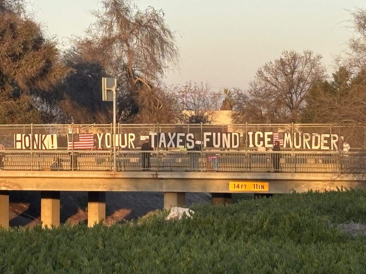 Los constituyentes del distrito del representante federal David Valadao, el lunes 26 de enero, instan al republicano a oponerse a las tácticas de ICE, particularmente en Minnesota, donde agentes han matado a dos ciudadanos estadounidenses este mes.