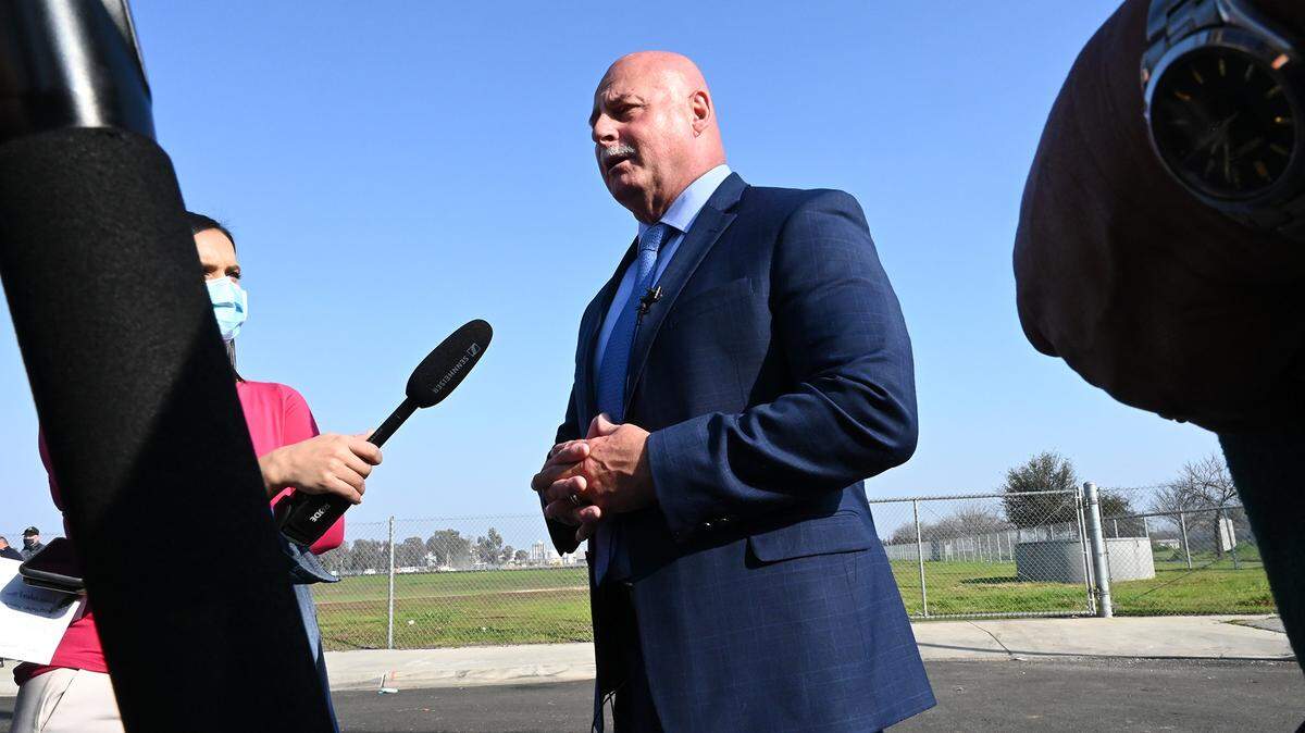 Fresno Mayor Jerry Dyer offers a statement on the retiring of city manager Thomas Esqueda Tuesday, Jan. 25, 2022 in Fresno.