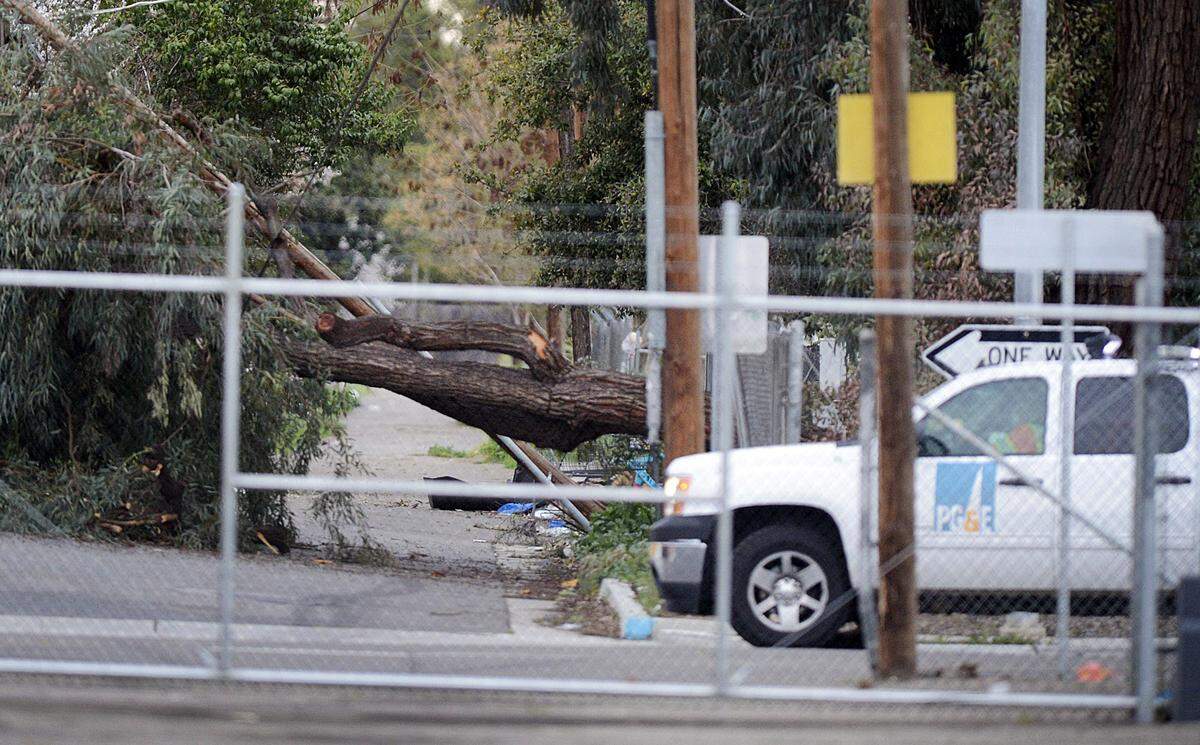 Back in October 2021, a tree was knocked over by strong winds and blocked the roadway on Maroa Avenue north of Ashlan in Fresno. Monday’s winds might not have been strong enough to cause similar destruction, but winds did reach about 20 mph, according to the National Weather Service.