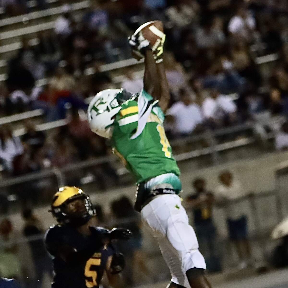 Roosevelt’s Jeremy Young makes the grab for a touchdown against Sunnyside on Friday, Sept. 23, 2022.