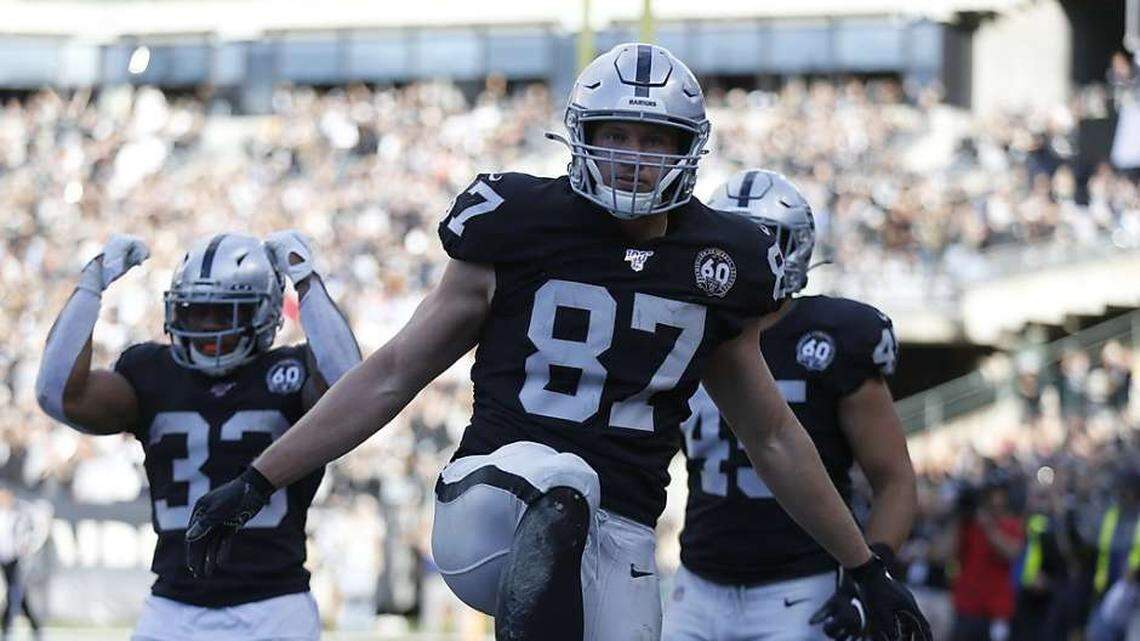 Las Vegas Raiders tight end Foster Moreau has teamed up with Pledge It for coronavirus relief.