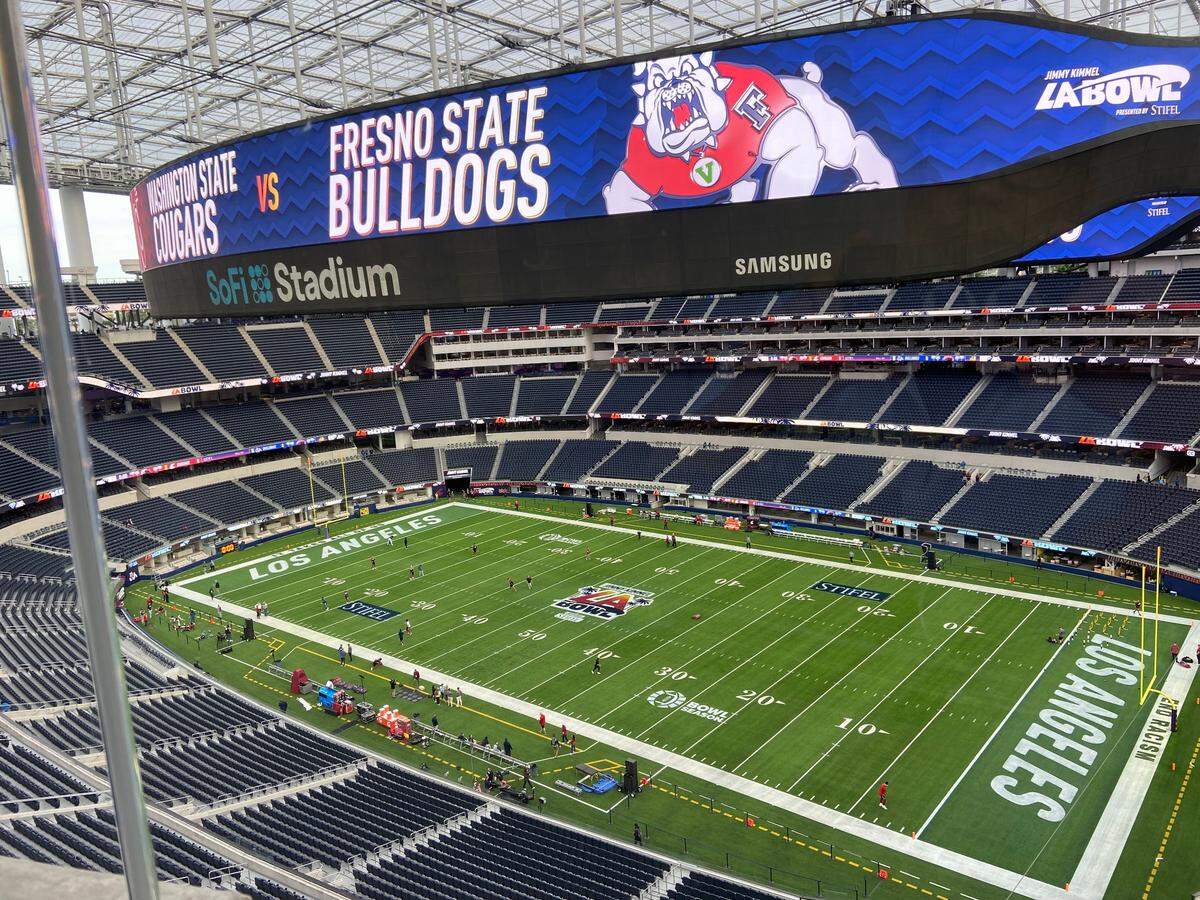 The Fresno State Bulldogs take on the Washington State Cougars in the LA Bowl Saturday at SoFi Stadium.