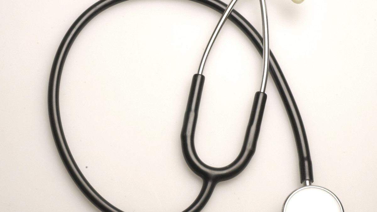 The Medical Board of California placed Fresno cardiologist Khoi Manh Le on five years probation. He was accused of making harassing telephone calls to a teenage girl who was in a doctor’s academy program.