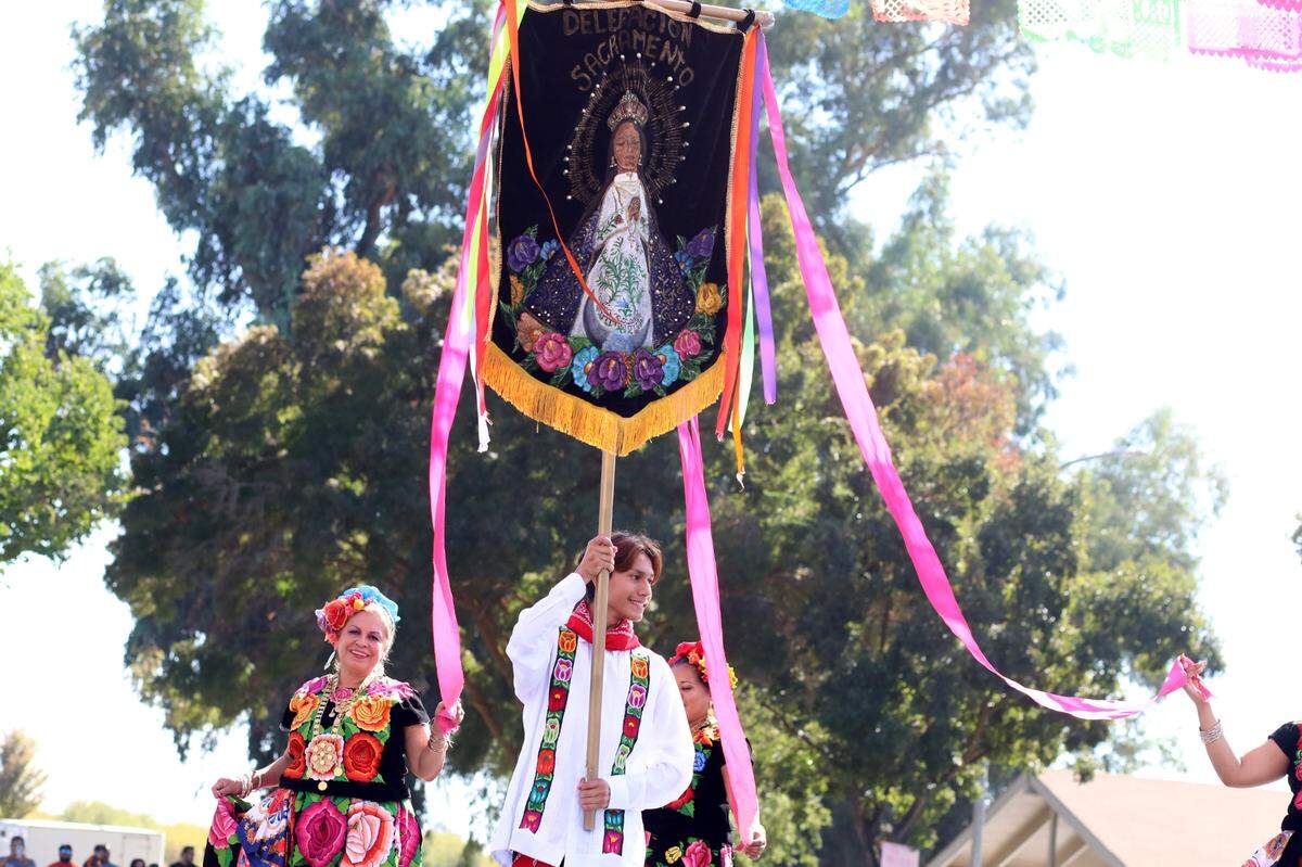 Sones Istmeñosde Santo Domingo Tehuantepec por la Delegación de Sacramento durante la “Vive la Guelaguetza 2023” en Madera el 8 de octubre.