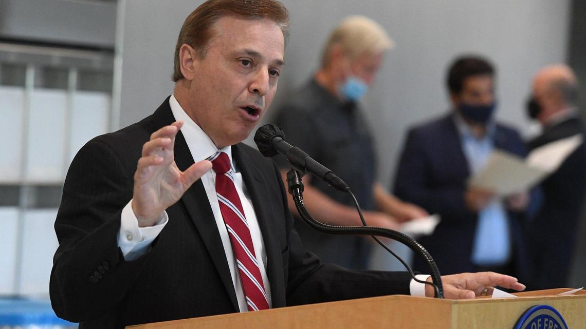Fresno City Councilmember Garry Bredefeld on Thursday accused four of his elected colleagues of using their city-financed credit cards as a “slush fund,” to spending thousands of dollars for parties, lavish meals, and entertainment. (Bee file photo)